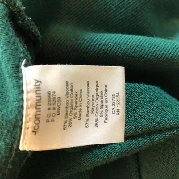 Aritzia Community zip-up bamboo and organic cotton - Picture 2 of 6